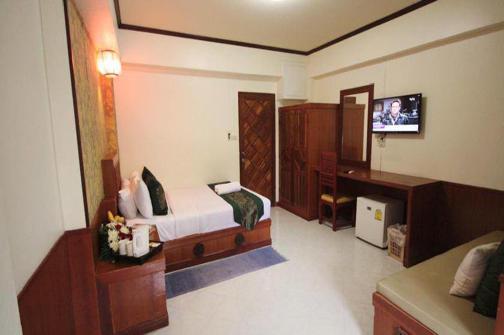 Thana Guesthouse Chiang Mai Exterior photo