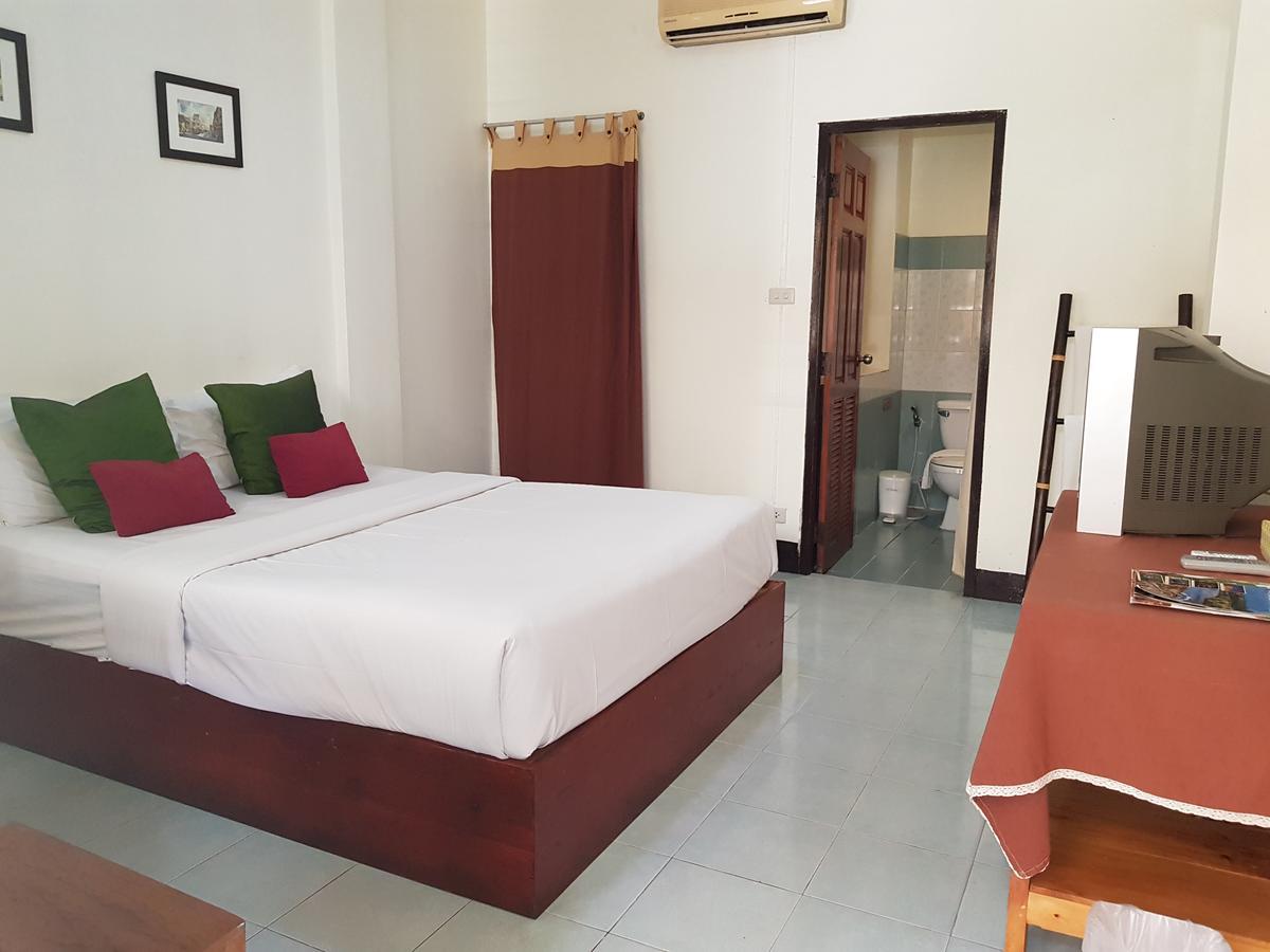 Thana Guesthouse Chiang Mai Exterior photo