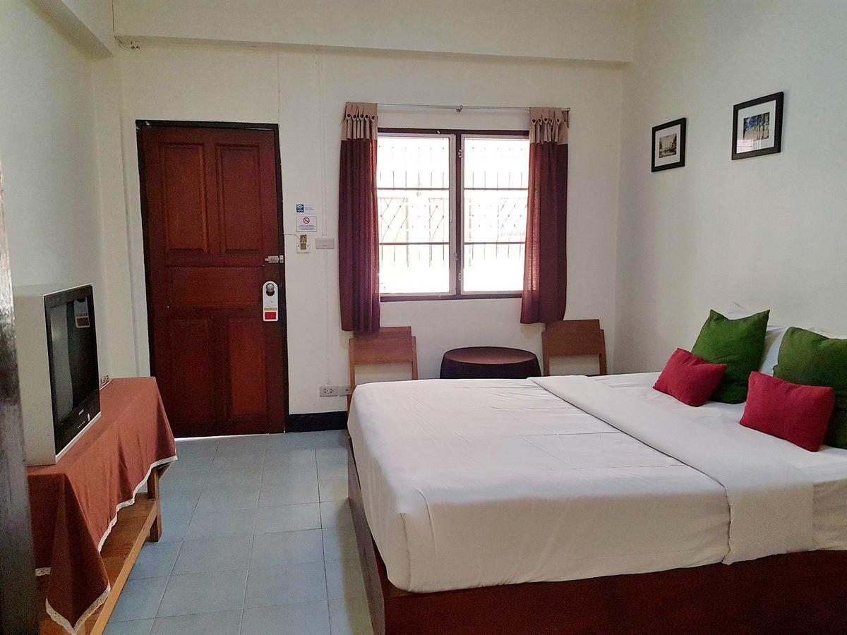 Thana Guesthouse Chiang Mai Exterior photo