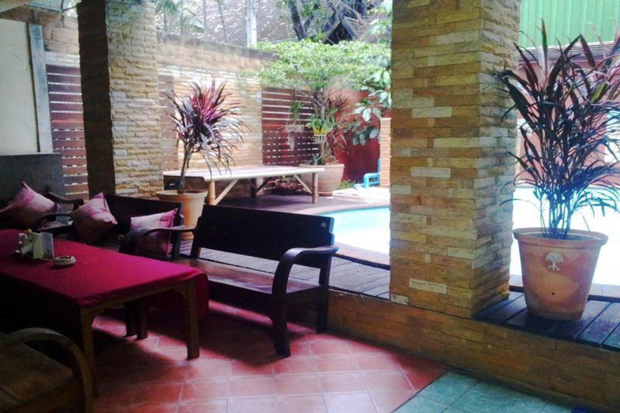 Thana Guesthouse Chiang Mai Exterior photo