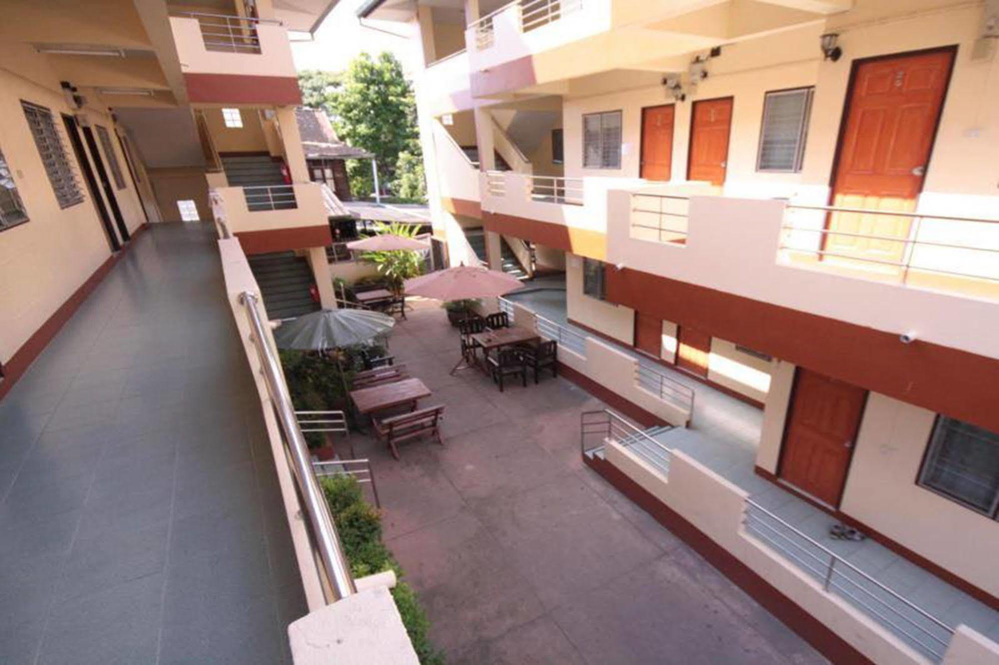 Thana Guesthouse Chiang Mai Exterior photo